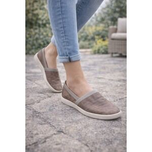 Frye Melanie Brown Leather Slip On Loafers Women's size 6